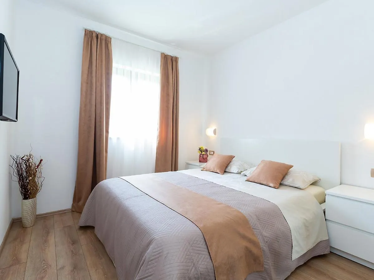 Villa Gioia Apartment With Terrace Poreč 0*,  Kroatien